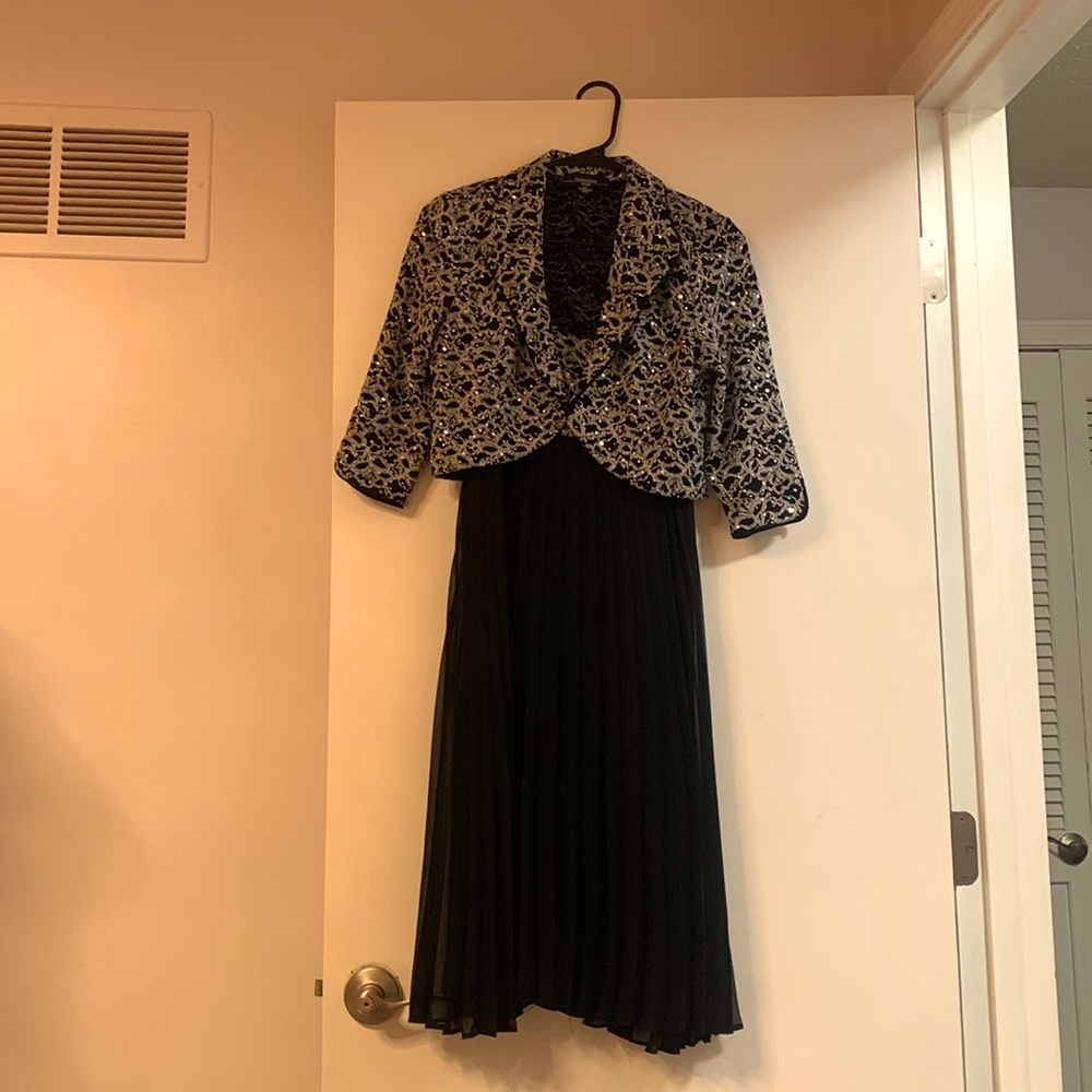 Size 10p R & M Richards pleated dress with coverup black with silver bling